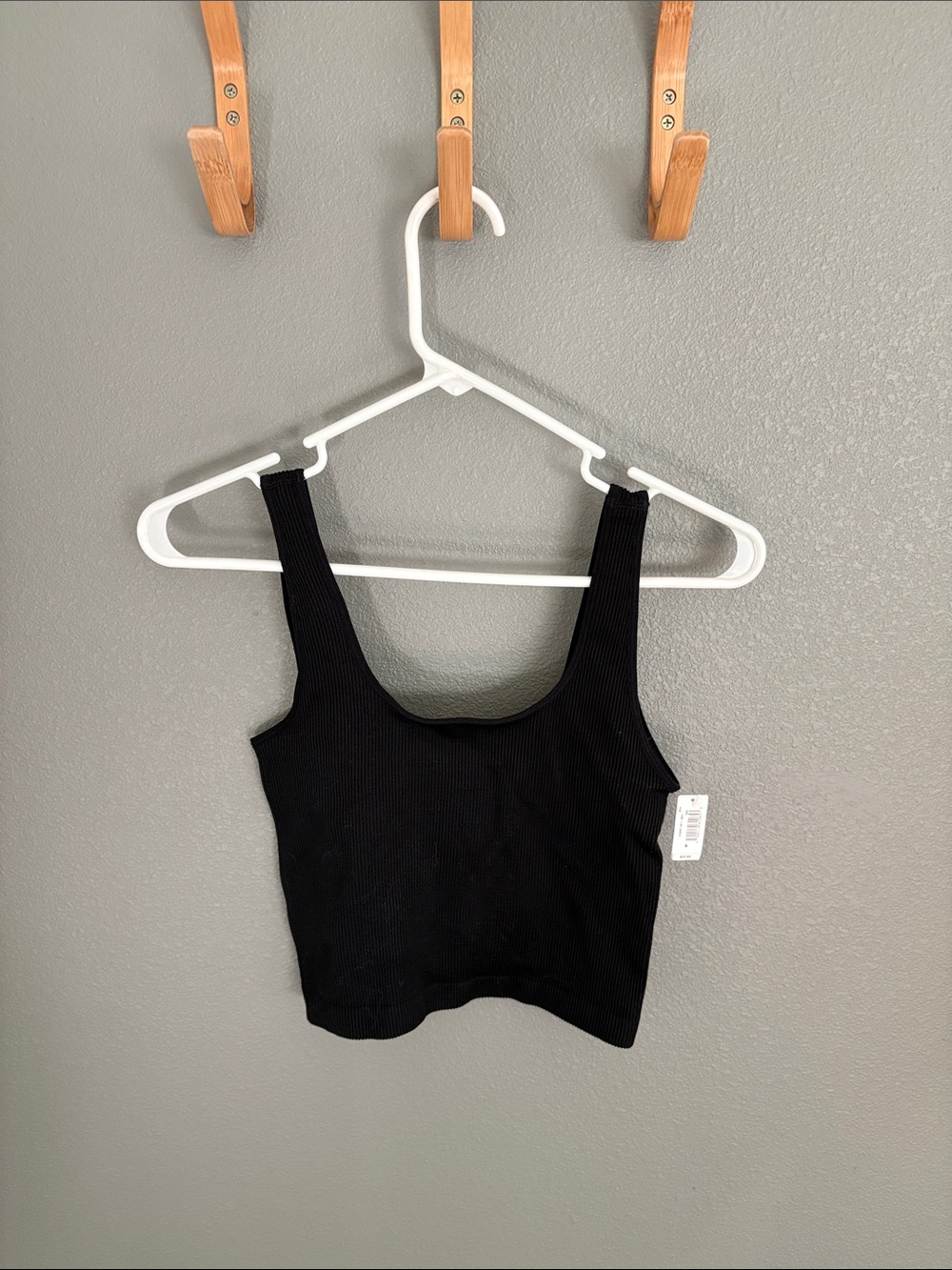 Gap Black Ribbed Scoop Crop Tank NWT cropped